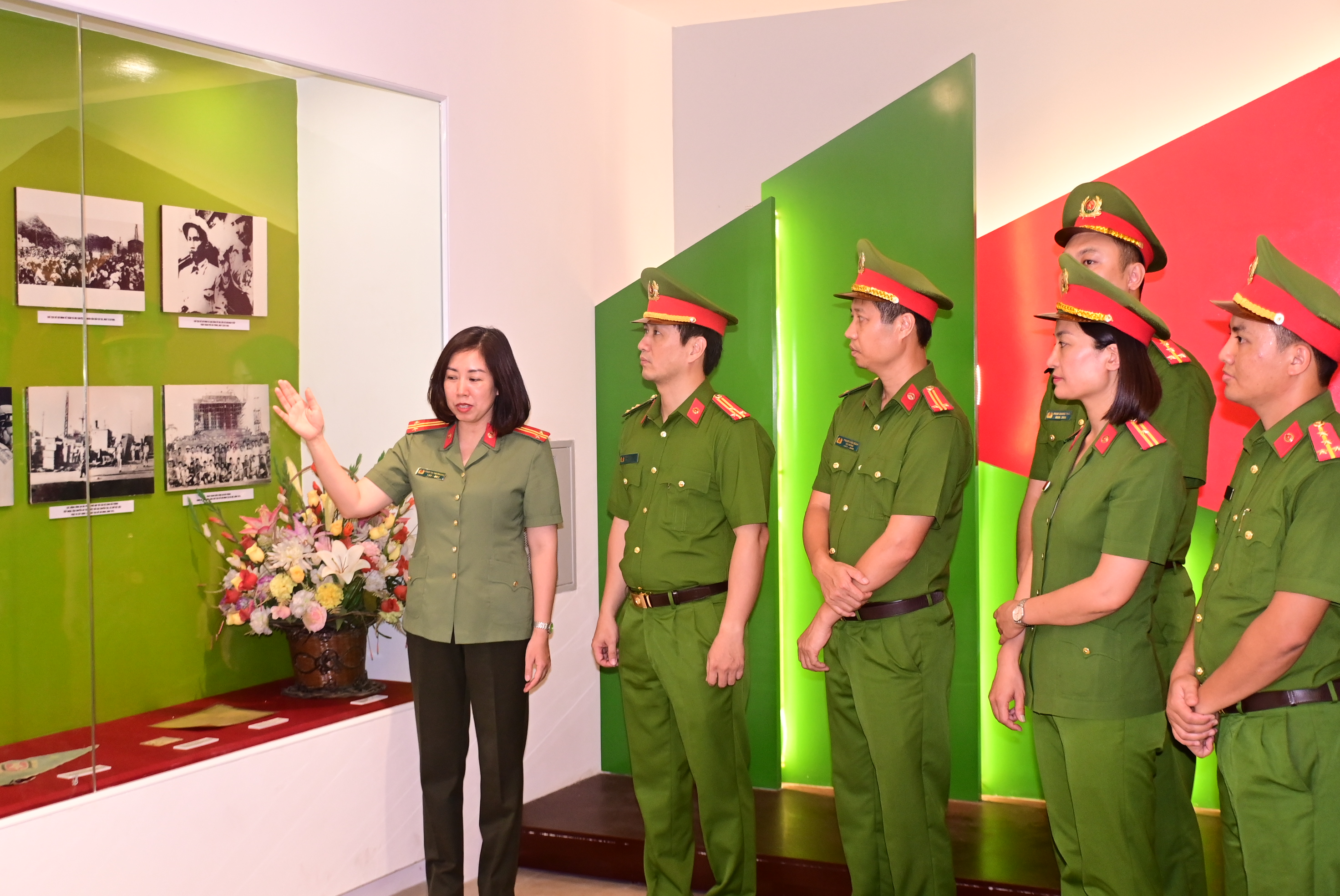 Phát triển văn hóa đọc, đáp ứng nhu cầu nghiên cứu của CBCS